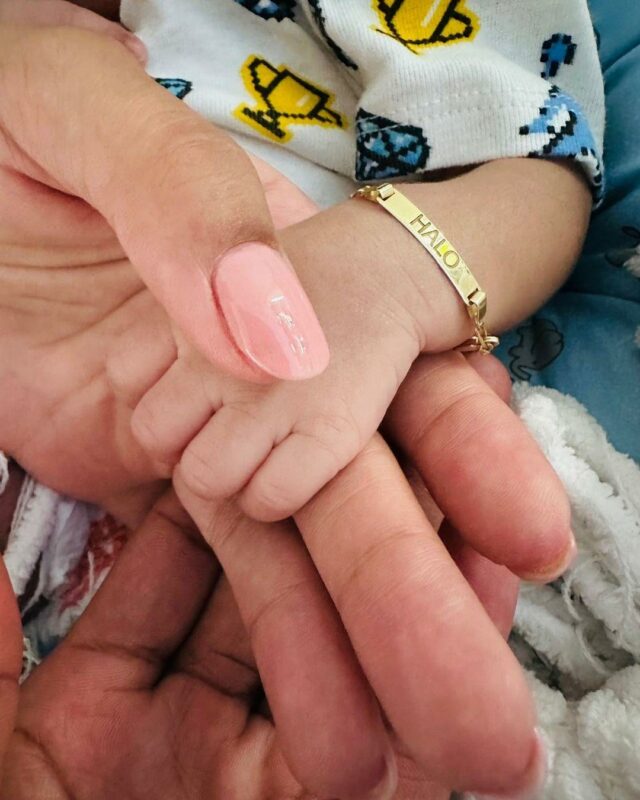 A estrela de 'A Pequena Sereia' Halle Bailey compartilha a primeira foto de seu filho recém-nascido, Halo
