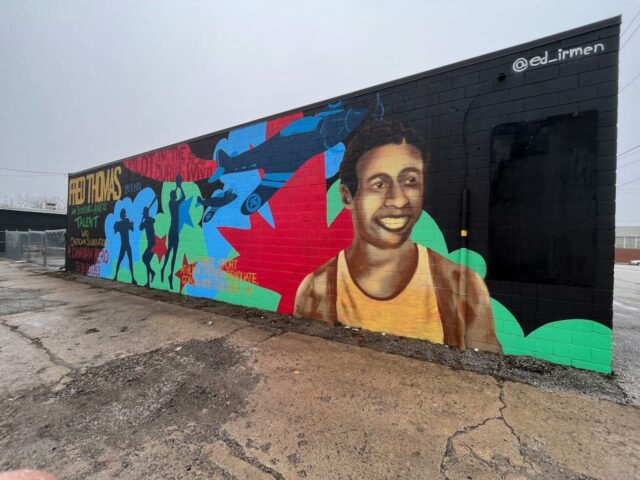 Um dos murais para homenagear o legado de vários moradores do Corredor da Rua McDougall, um bairro historicamente negro em Windsor, retratado em uma foto de arquivo de 2023.  (Nav Nanwa/CBC News – crédito da imagem)