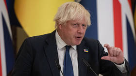 Boris Johnson nega ter ordenado à Ucrânia que “lutasse”  