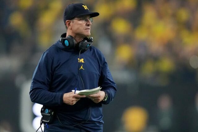 Jim Harbaugh está deixando Michigan para se tornar técnico do Los Angeles Chargers.