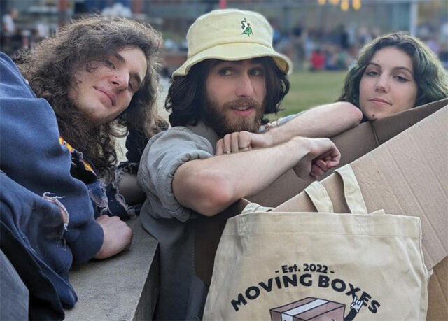 Moving Boxes entregam 'Cry-Mosh Music' com álbum de estreia - Queen City Nerve