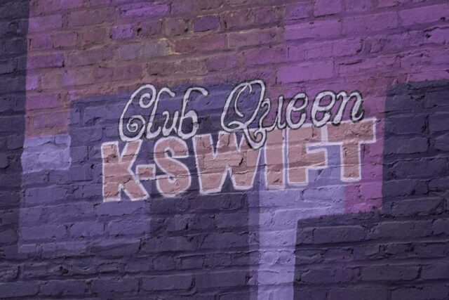 O mural K-Swift na parede de Hammerjacks em South Baltimore, pintado por Nether410.