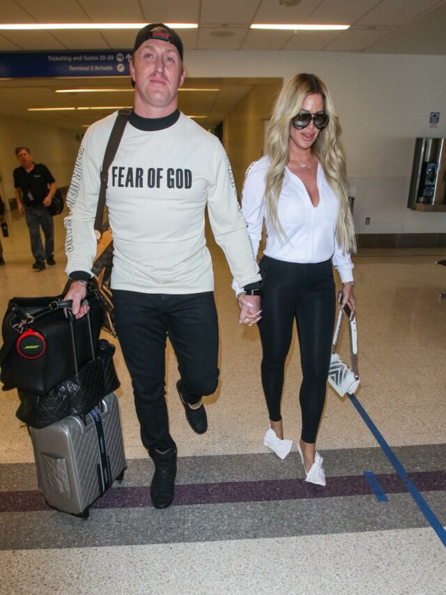 Kim Zolciak e Kroy Biermann no aeroporto LAX