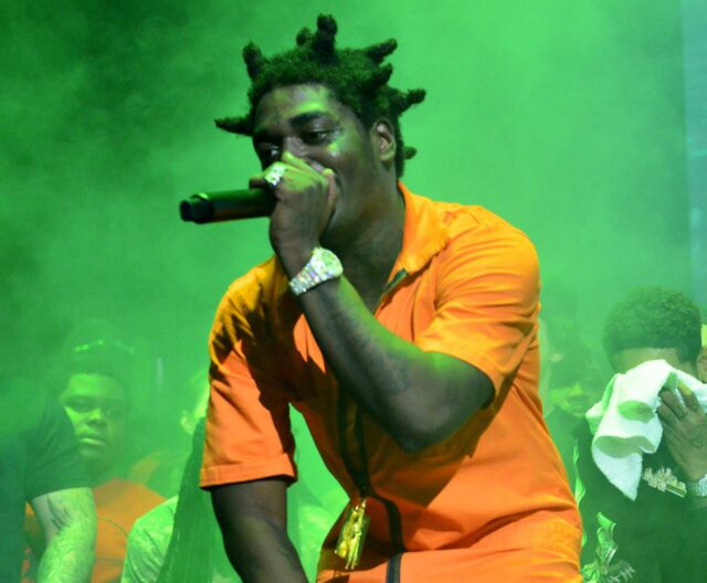 Kodak Black se apresenta no palco em seu Homecoming Concert