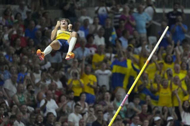 Mariano García pega a moto e termina em quinto lugar na final dos 800 metros