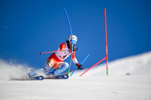 Shiffrin retorna em grande estilo: vence o globo do Slalom e iguala a grande marca de Vonn e Stenmark