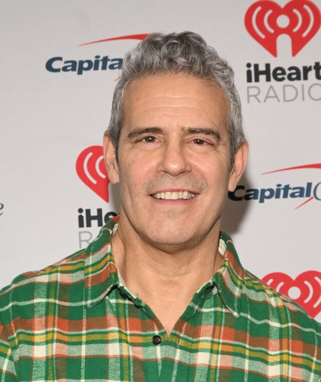 Andy Cohen participa do Jingle Ball 2023 da iHeartRadio z100