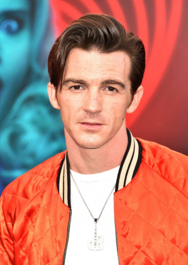 Drake Bell detalha o abuso sexual 'brutal' e 'extenso' do treinador de diálogo da Nickelodeon