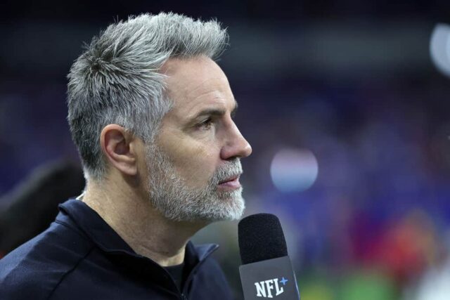 Kurt Warner comparece ao NFL Combine no Lucas Oil Stadium em 4 de março de 2023 em Indianápolis, Indiana. 