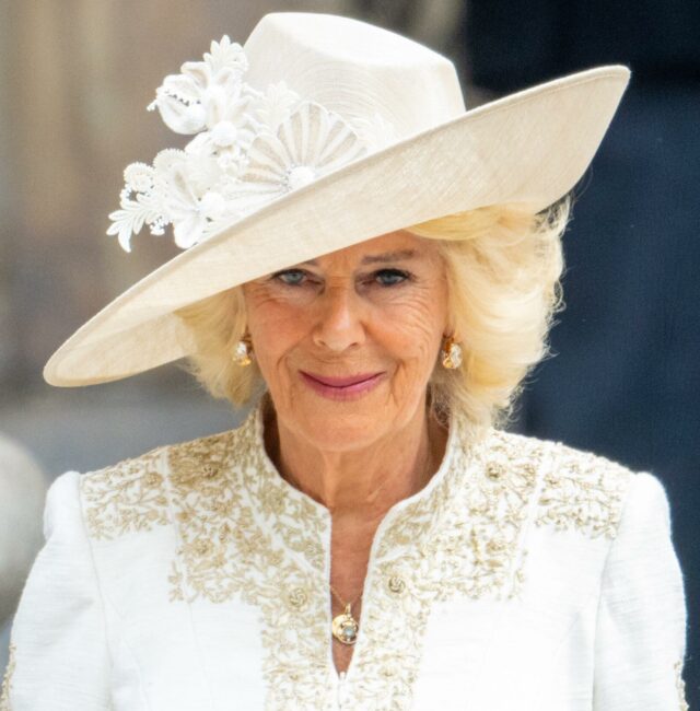Camilla, Duquesa da Cornualha, participando do Culto de Ação de Graças à Rainha, marcando o Jubileu de Platina de 70 anos do monarca, na Catedral de São Paulo, em Londres.