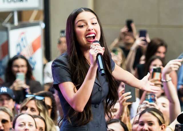 ‘Sour’ de Olivia Rodrigo atinge 8,5 milhões de streams no Spotify em meio a polêmica