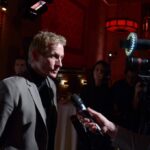 O jornalista da ESPN Skip Bayless participa da 7ª Gala Anual dos Heróis da IAVA na Cipriani 42nd Street em 12 de novembro de 2013 na cidade de Nova York.