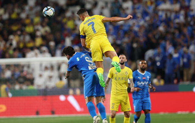 Al Hilal derruba Al Nassr de um CR7 perturbado e expulso