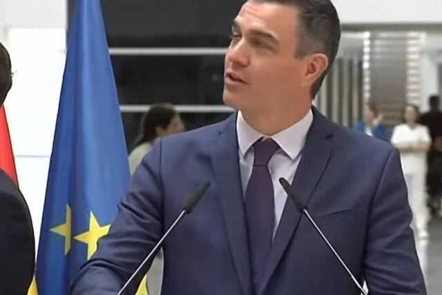 A reação de Pedro Sánchez aos gritos espontâneos: "Sánchez, seu pau está quebrado!"