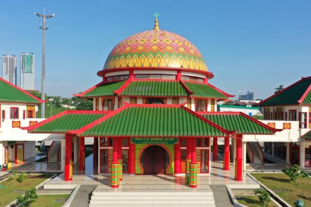 a mesquita Babah Alun, projetada com elementos da arquitetura tradicional chinesa