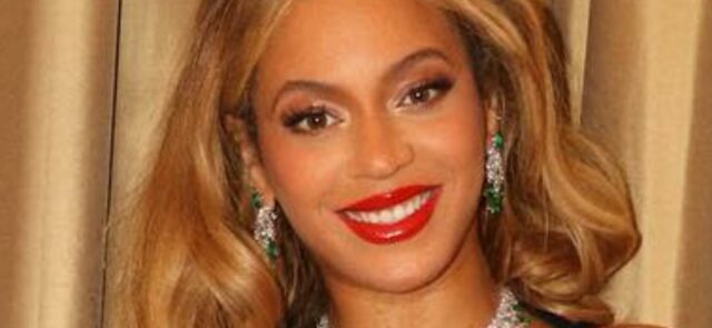 Beyoncé expondo as nádegas em Cowboy Chaps deixa o Instagram 'orgulhoso'