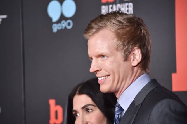 O ex-jogador da NFL Chris Simms participa do 'Bleacher Ball' do Bleacher Report apresentado por go90 no The Mezzanine antes do grande jogo de domingo em 5 de fevereiro de 2016 em San Francisco, Califórnia.