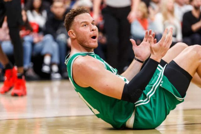 Blake Griffin # 91 do Boston Celtics reage durante a segunda metade do jogo da NBA contra o Toronto Raptors na Scotiabank Arena em 21 de janeiro de 2023 em Toronto, Canadá.