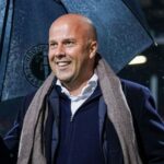 O técnico do Feyenoord, Arne Slot, se aproxima da mudança para o Liverpool