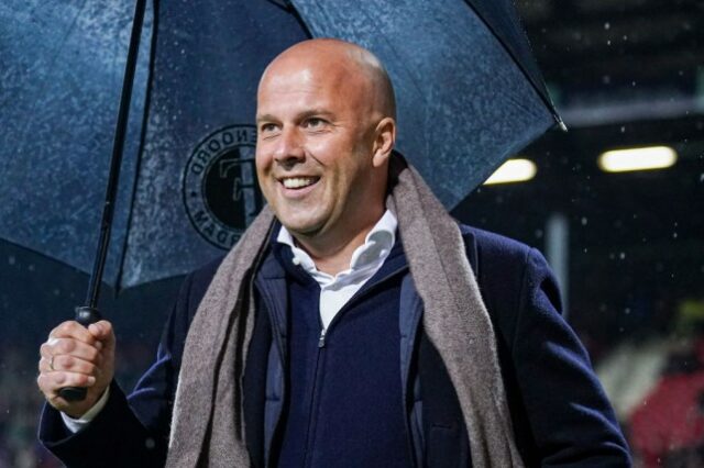 O técnico do Feyenoord, Arne Slot, se aproxima da mudança para o Liverpool