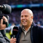 Arne Slot, técnico do Feyenoord, é procurado pelo Liverpool