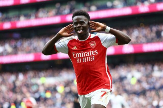Bukayo Saka marcou o segundo gol do Arsenal contra o Tottenham