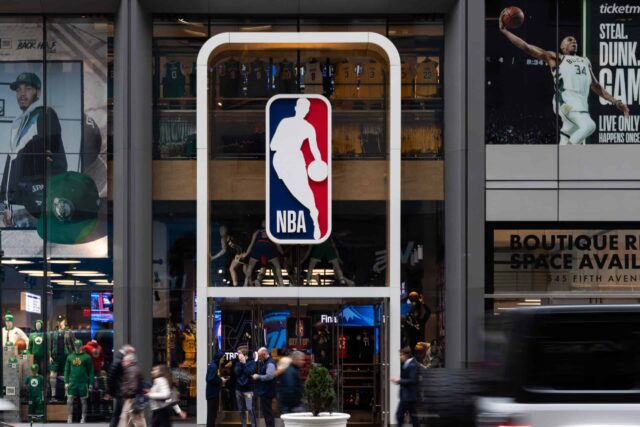 Um logotipo da NBA é mostrado