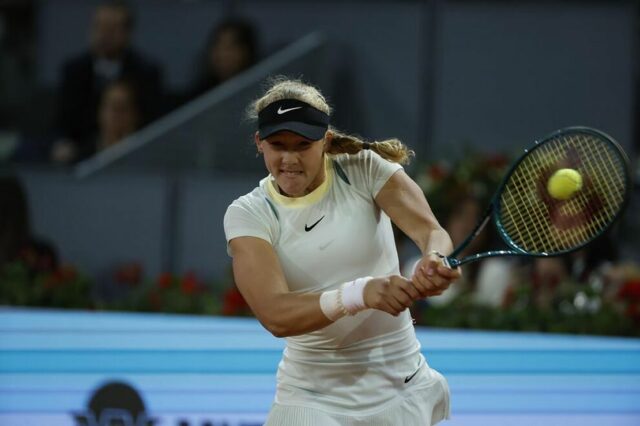 Sabalenka mostra o caminho a Andreeva