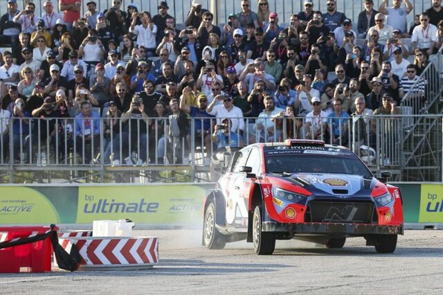 Dani Sordo assina três ‘arranhões’ e está na luta por um Rali de Portugal louco