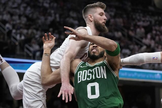 Tatum dá ao Celtics a liderança contra o Cavaliers