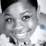 “Obrigada, Jesus” – Sophia Momodu comemora filha enquanto Davido faz promessa