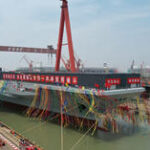 China lança seu terceiro porta-aviões