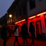 Amsterdã planeja mudar 'distrito da luz vermelha'