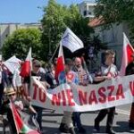'Não é a nossa guerra': Polacos marcham contra a ajuda à Ucrânia (VÍDEO)