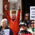Assange garante grande vitória na audiência de extradição dos EUA: como aconteceu