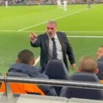 Ange Postecoglou confrontou um torcedor do Tottenham durante a derrota para o Manchester City