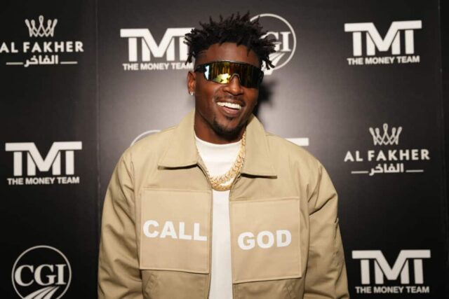 Antonio Brown comparece à festa de aniversário de Floyd Mayweather no The Gabriel Miami South Beach em 24 de fevereiro de 2022 em Miami Beach, Flórida.