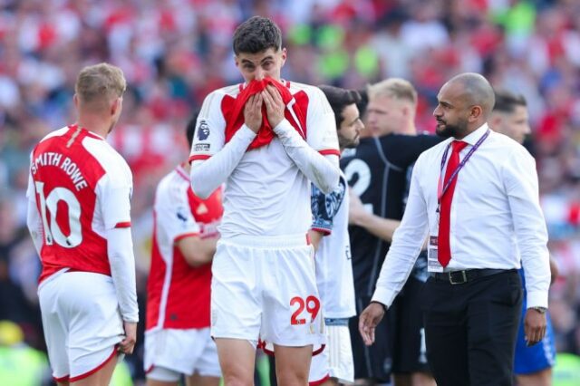 Kai Havertz parece abatido após o jogo da Premier League entre Arsenal FC e Everton FC