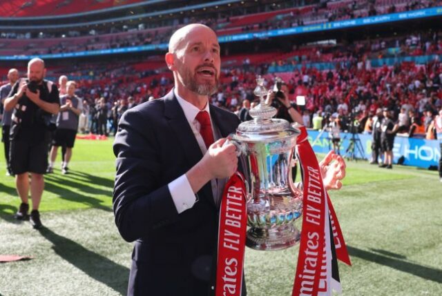 Erik ten Hag comemorou a vitória do Manchester United na FA Cup sobre o Manchester City