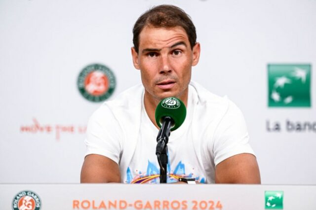 Rafael Nadal fotografado em entrevista coletiva no Aberto da França após perder para Alexander Zverev