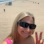 Cigana Rose Blanchard tira selfie na praia