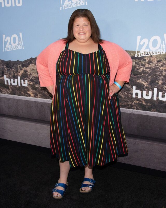 Lori Beth Denberg na estreia de 'Reboot' do Hulu