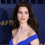 Anne Hathaway fica emocionada ao relembrar a estreia de 'Diário da Princesa'