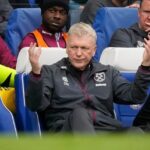 O técnico do West Ham, David Moyes, reage durante a partida da Premier League entre Chelsea e West Ham United em Stamford Bridge