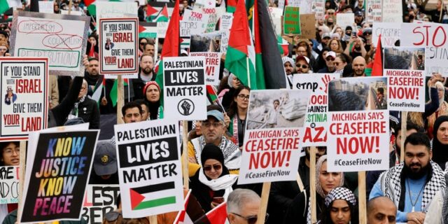 Manifestantes em Detroit pedem cessar-fogo em Gaza em 28 de outubro