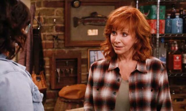 O próximo programa de TV de Reba McEntire torna mais provável uma reunião emocionante do ator após 2 décadas de espera