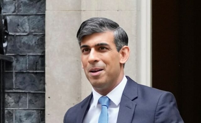 Primeiro-ministro do Reino Unido, Rishi Sunak, promete limites para vistos de imigração