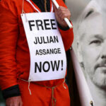 Assange libertado como parte do acordo judicial: atualizações ao vivo