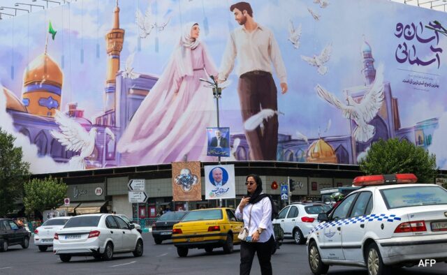 Iranianos se dividem na votação presidencial à medida que as dificuldades aumentam