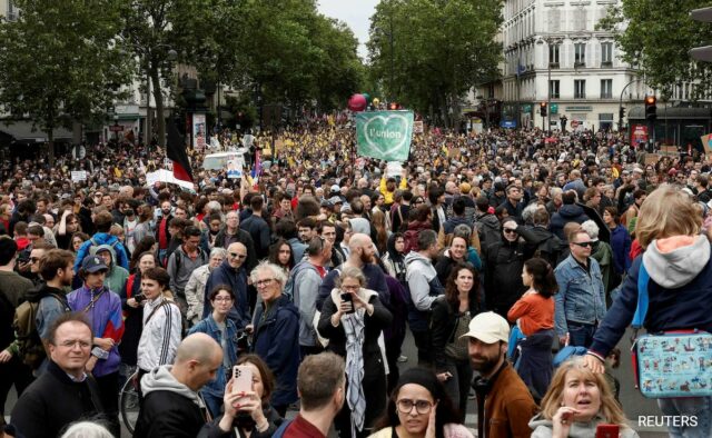 Milhares marcham na França contra a extrema direita antes das eleições parlamentares